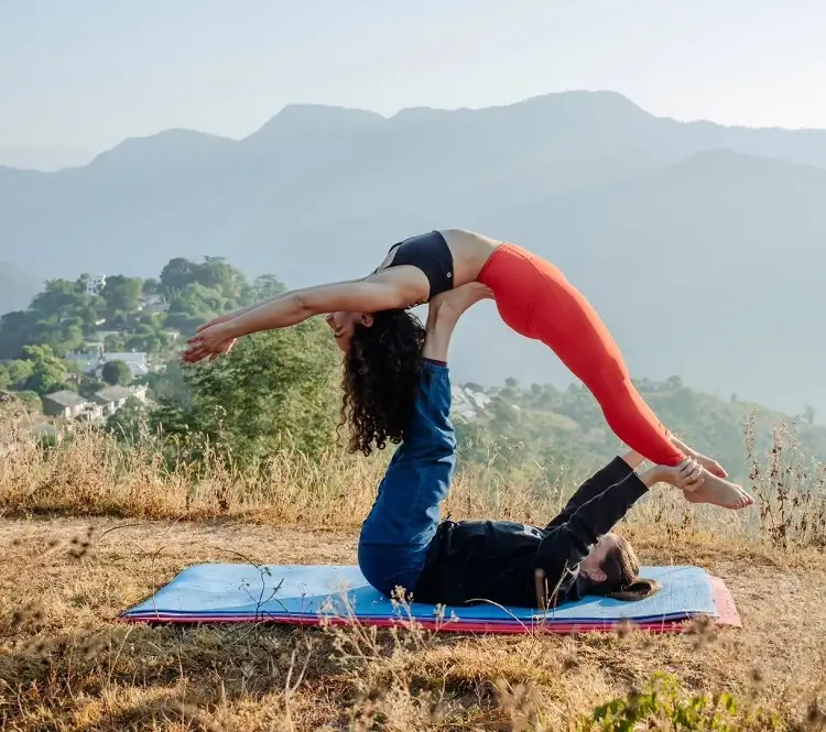 Rishikesh Yog Kendra 200 hour yoga teacher training group practising at Rishikesh Yog Kendra